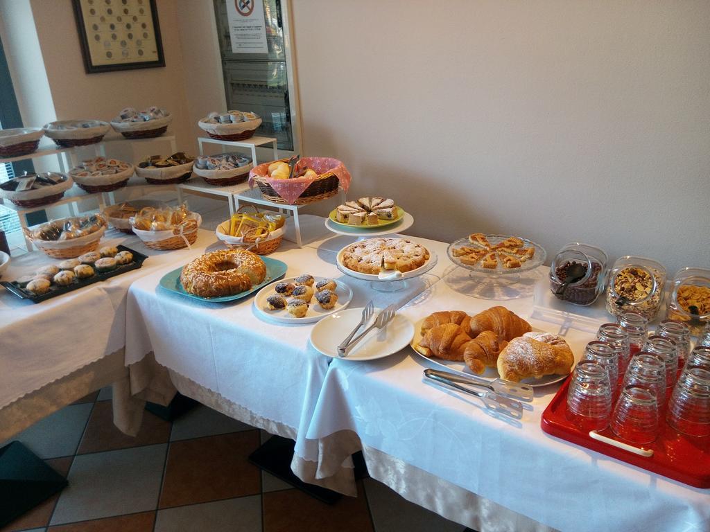Alojamento de Acomodação e Pequeno-almoço Chiara *